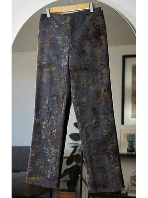 Pantalón de mezclilla con diseño