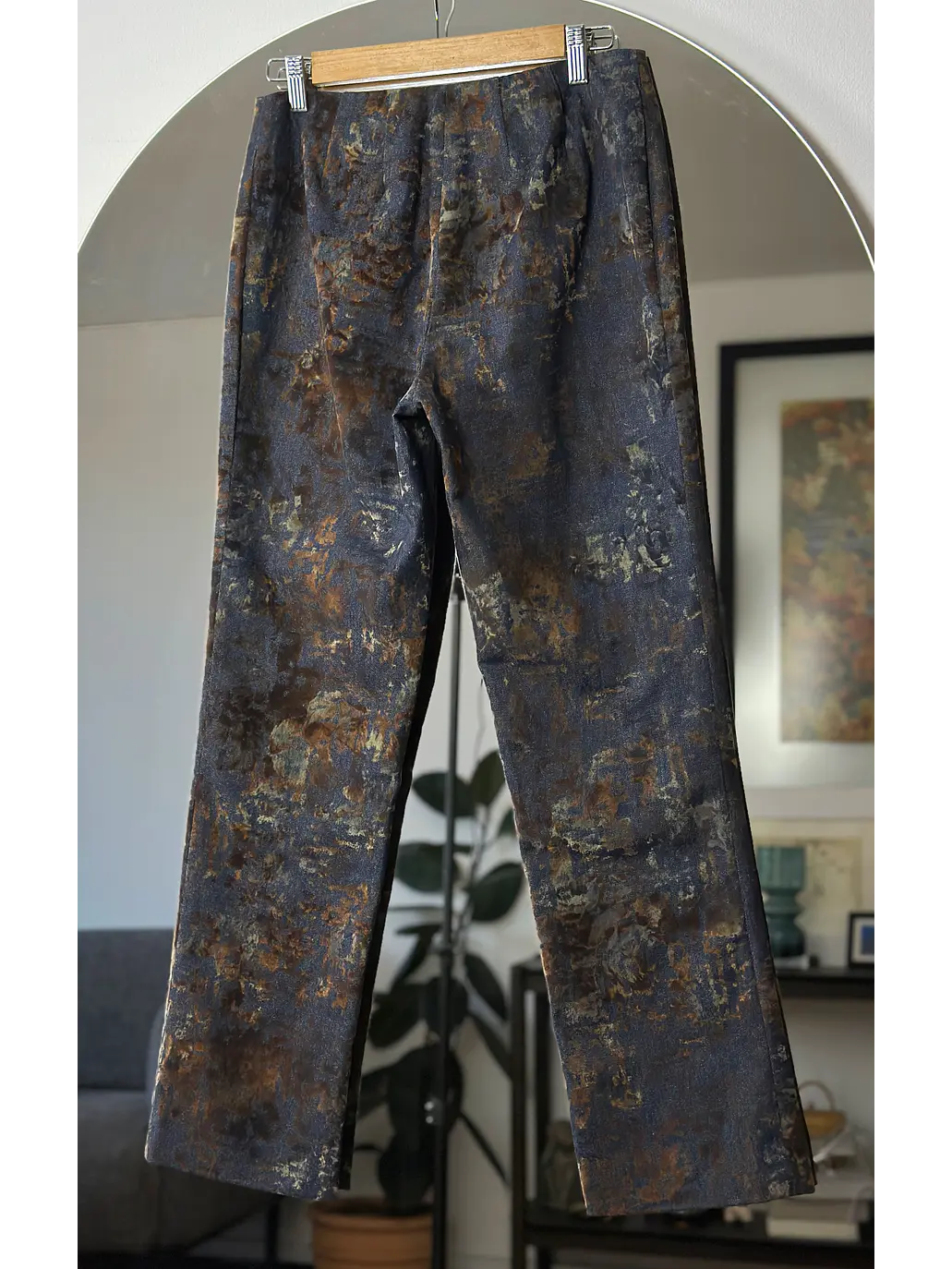 Pantalón de mezclilla con diseño 5