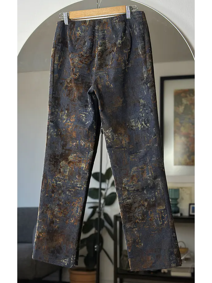 Pantalón de mezclilla con diseño 5