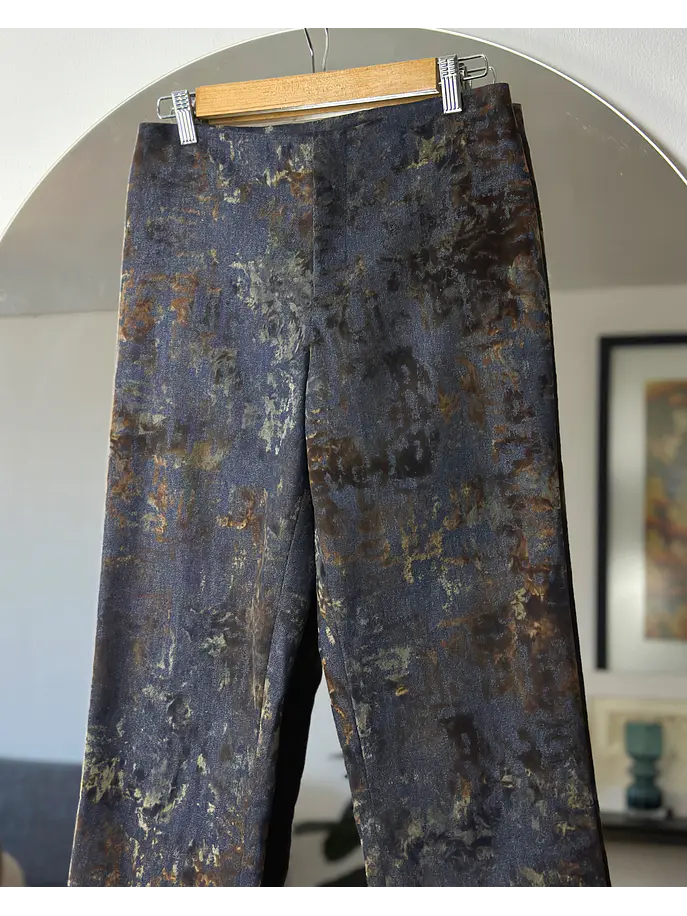 Pantalón de mezclilla con diseño 2