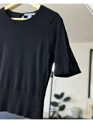 Polera negra de seda