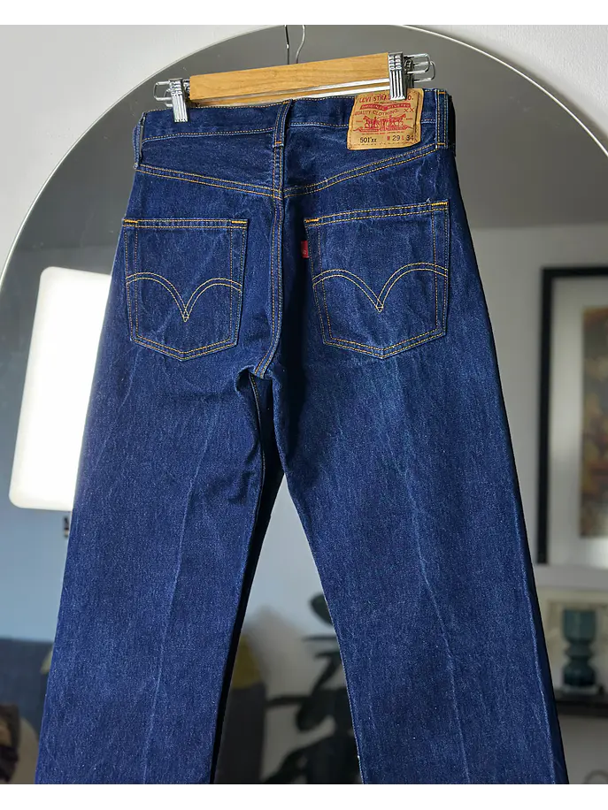 Pantalón azul de mezclilla  4