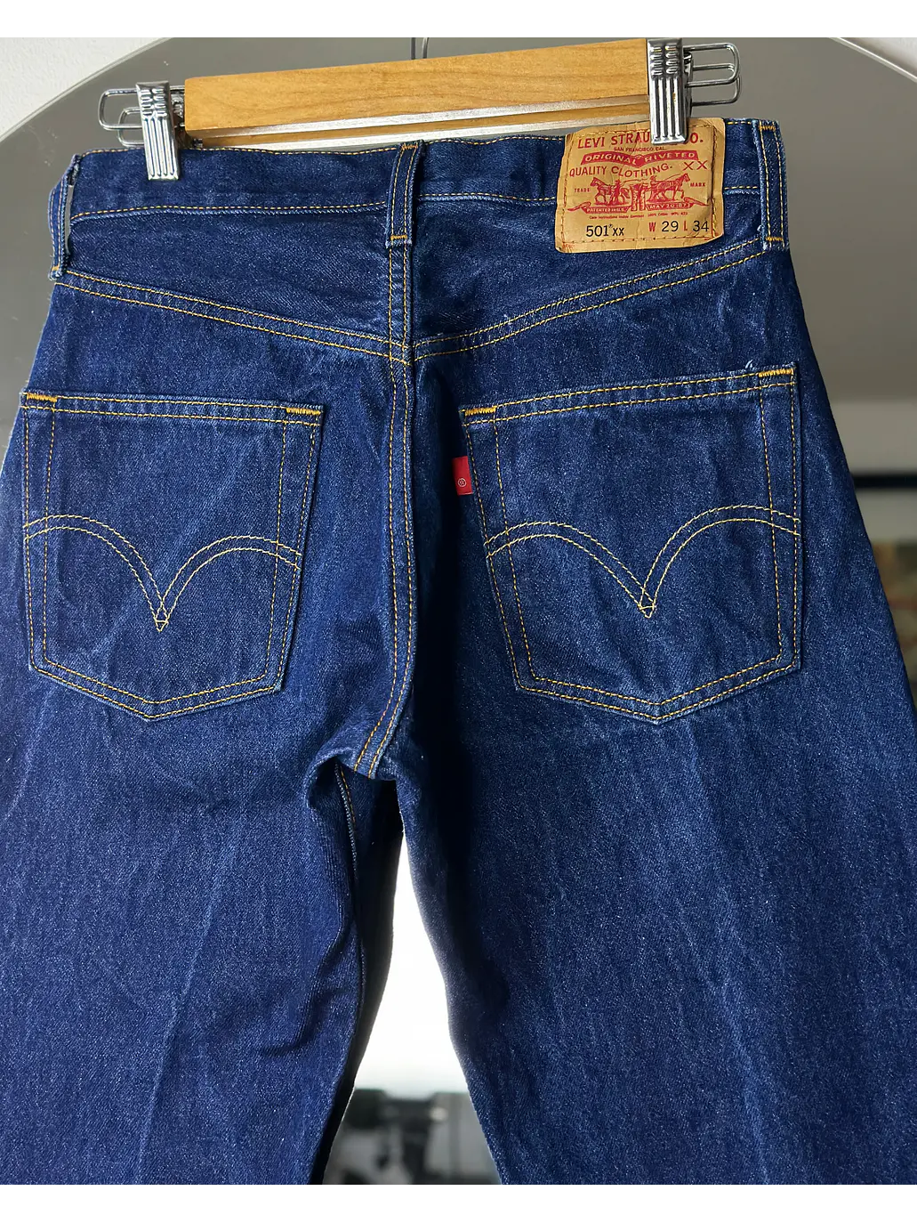 Pantalón azul de mezclilla  8