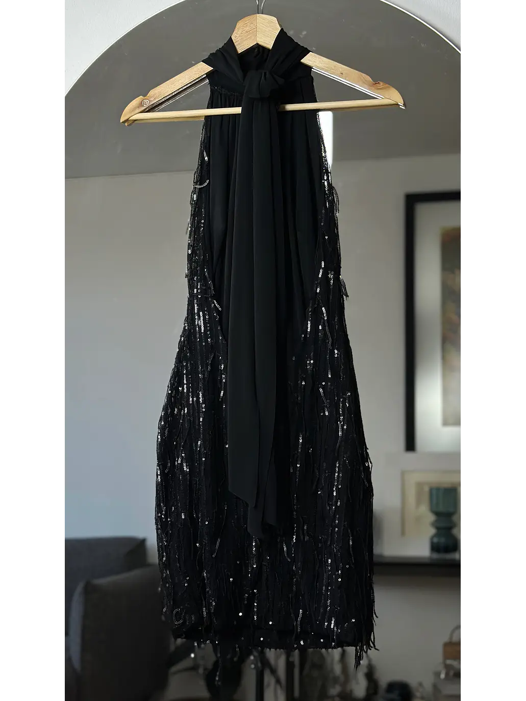 Vestido de lentejuelas sin espalda  4