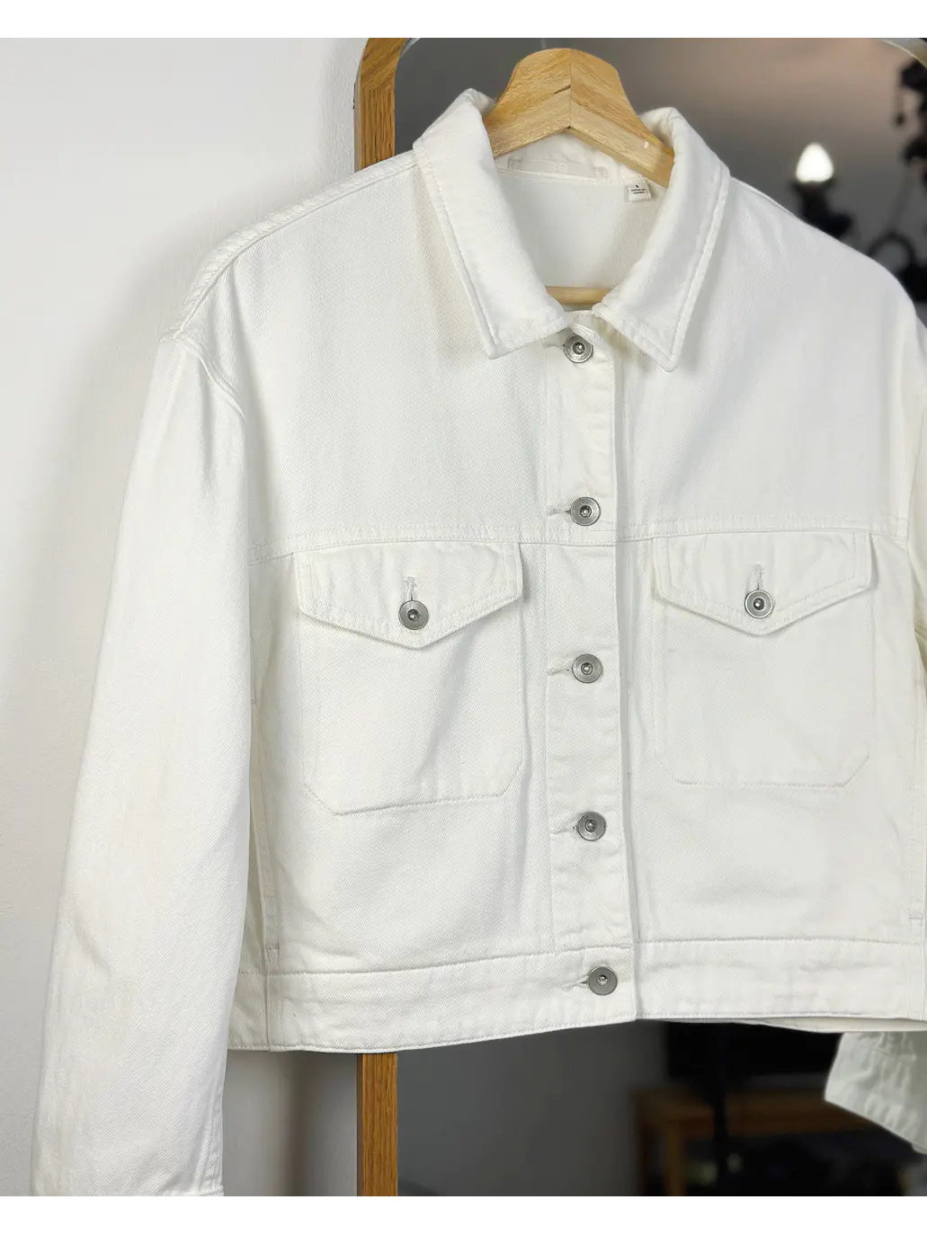 Chaqueta de mezclilla blanca 2