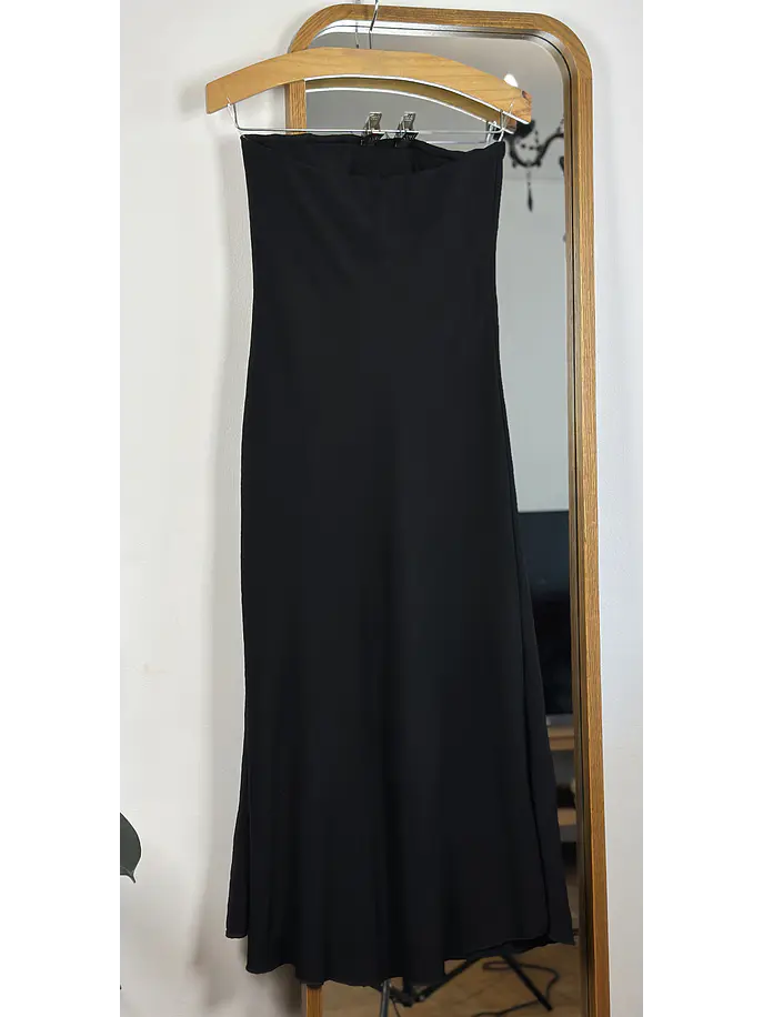 Vestido negro strapless 4