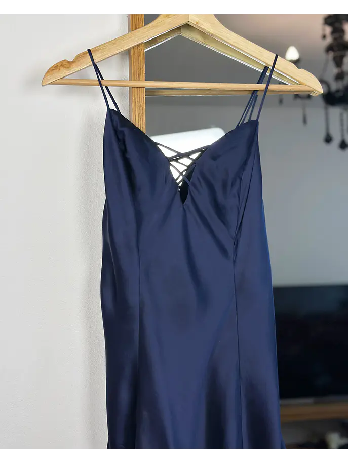 Vestido azul de seda 2