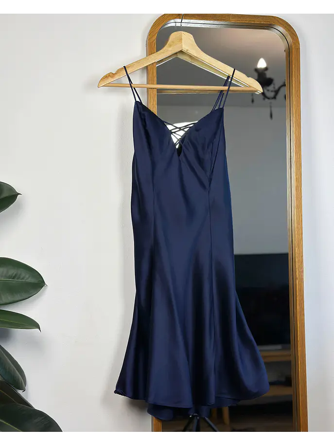 Vestido azul de seda 4