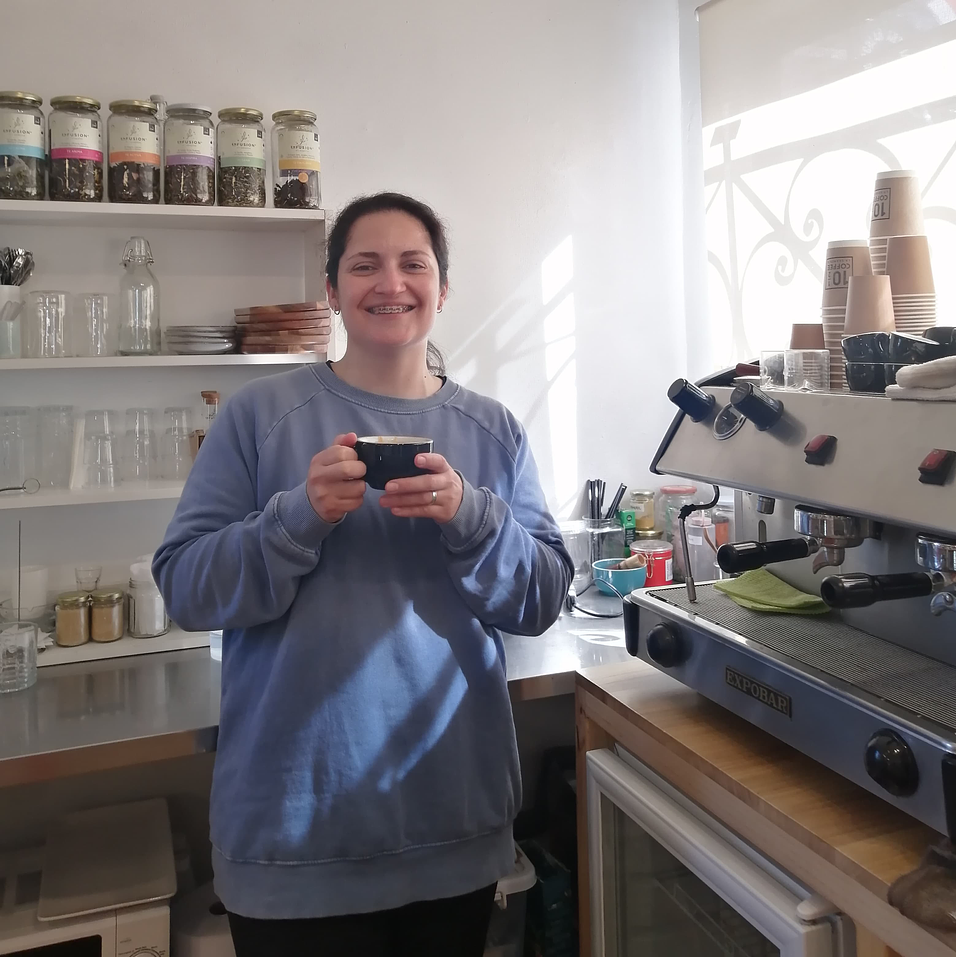 Paola González L. / Fundadora, instructora y barista de diezymedio.