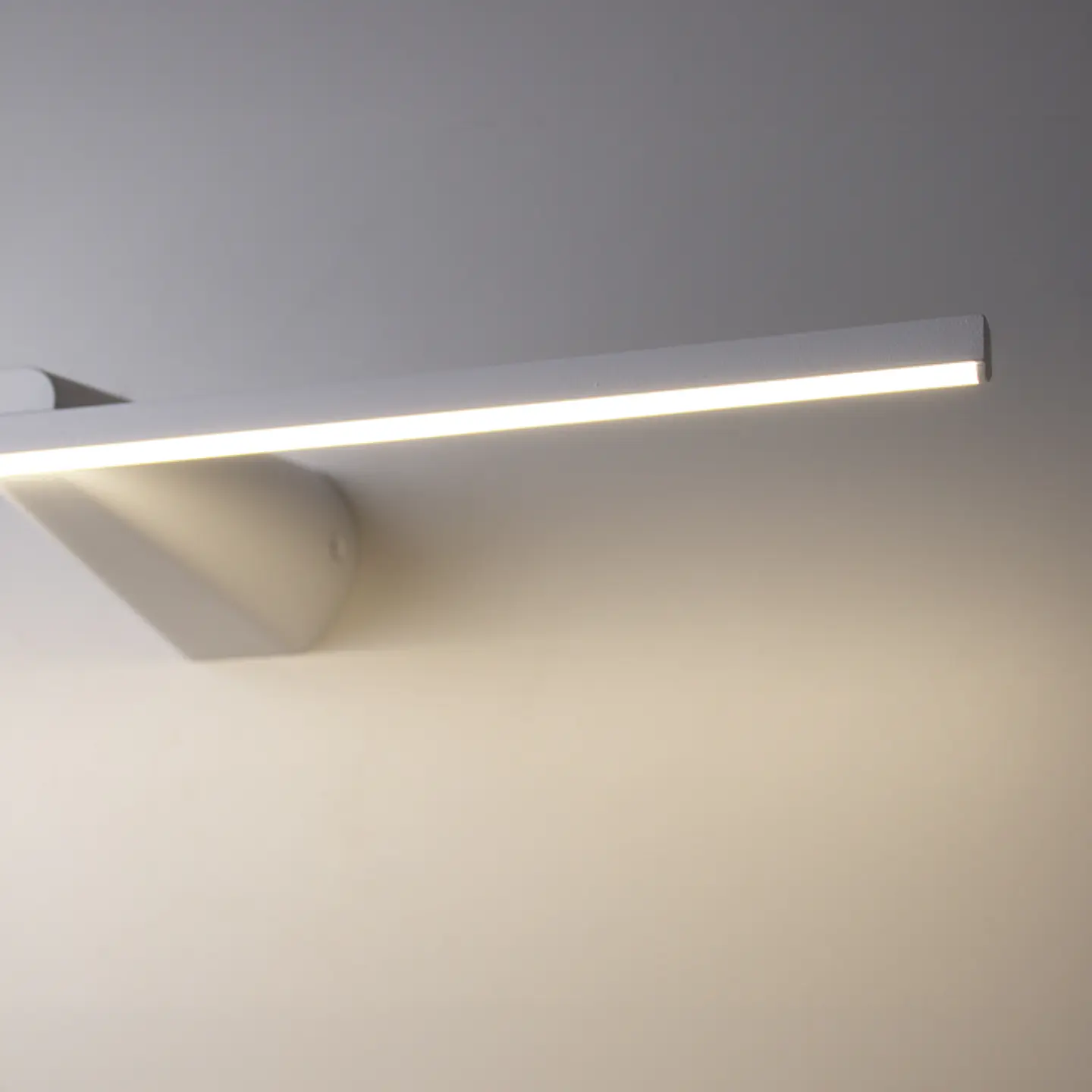 Aplique BELLINI 6,5W LED 620lm 4000K C.58,8xL.12,5xAlt.5,6cm 3