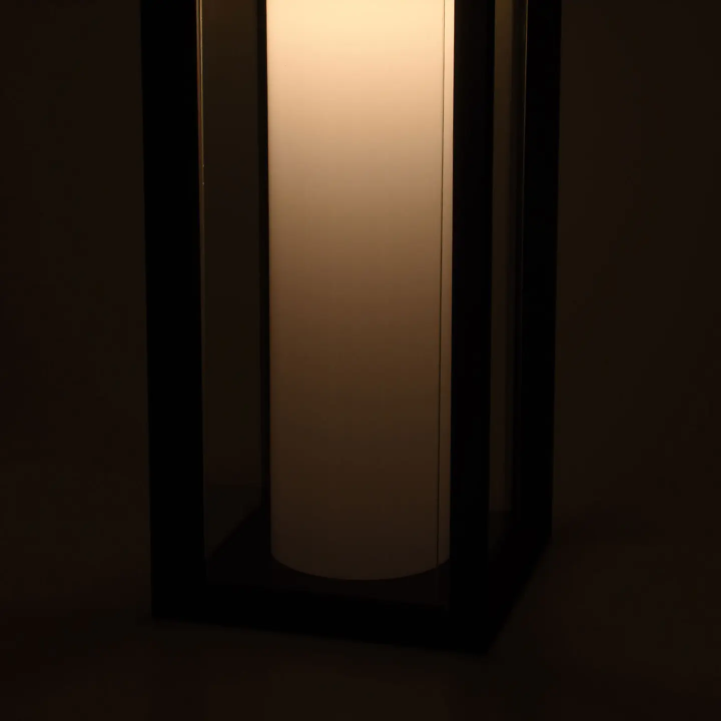 Candeeiro de mesa KAYLA IP54 1x2W LED 200lm 3000K C.16xL.16xAlt.47,5cm preto, com painel solar 2