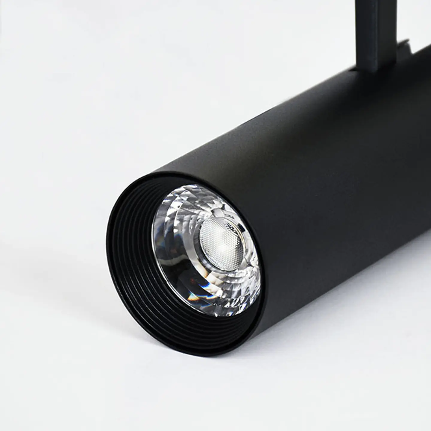 Foco para calha LINE PRO X2 (2condutores) 15W LED 1300lm 2700K 36° C.7,4xL.5xAlt20cm alumínio preto 2