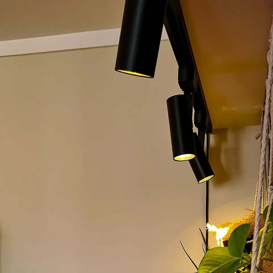 Foco para calha ADONIS (2 condutores) 1x35W LED 2200lm 2700K 24° C.8xL.8xAlt.24cm alumínio preto 2