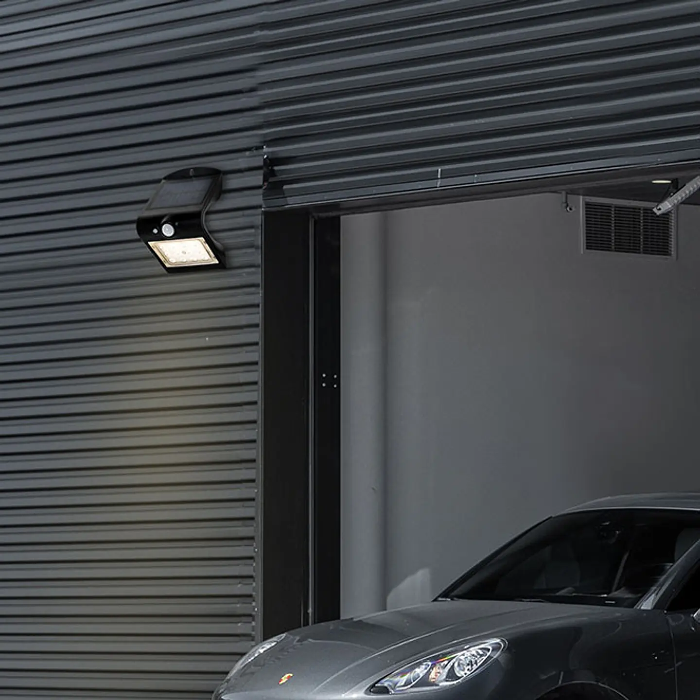 Aplique solar SOLARIS IP65 1,5W 220lm LED 6000K+LED traseiro 4000K C.9,65xL.7,94xAlt.14,49cm branco 2