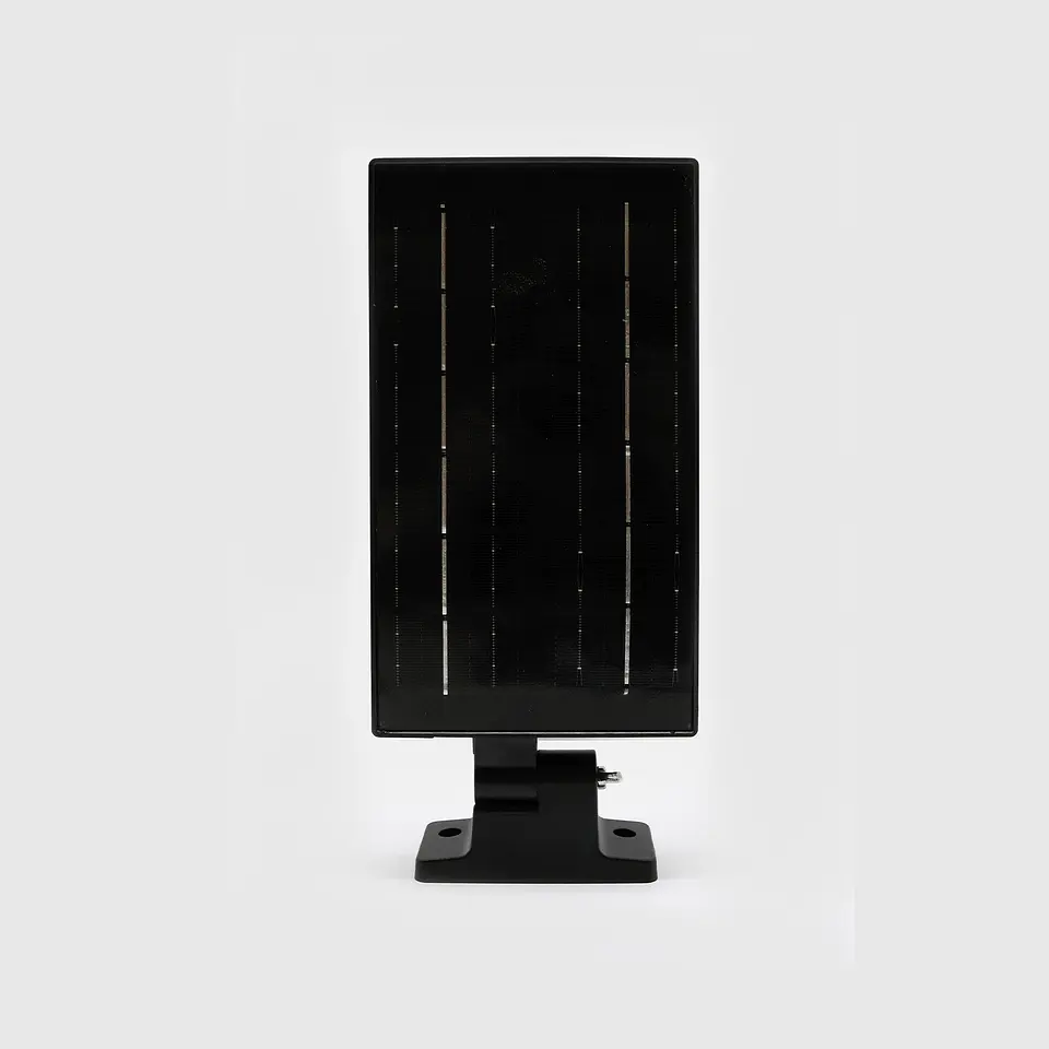 LUMINÁRIA LED SOLAR C/ SENSOR E COMANDO 15W 6500K 4