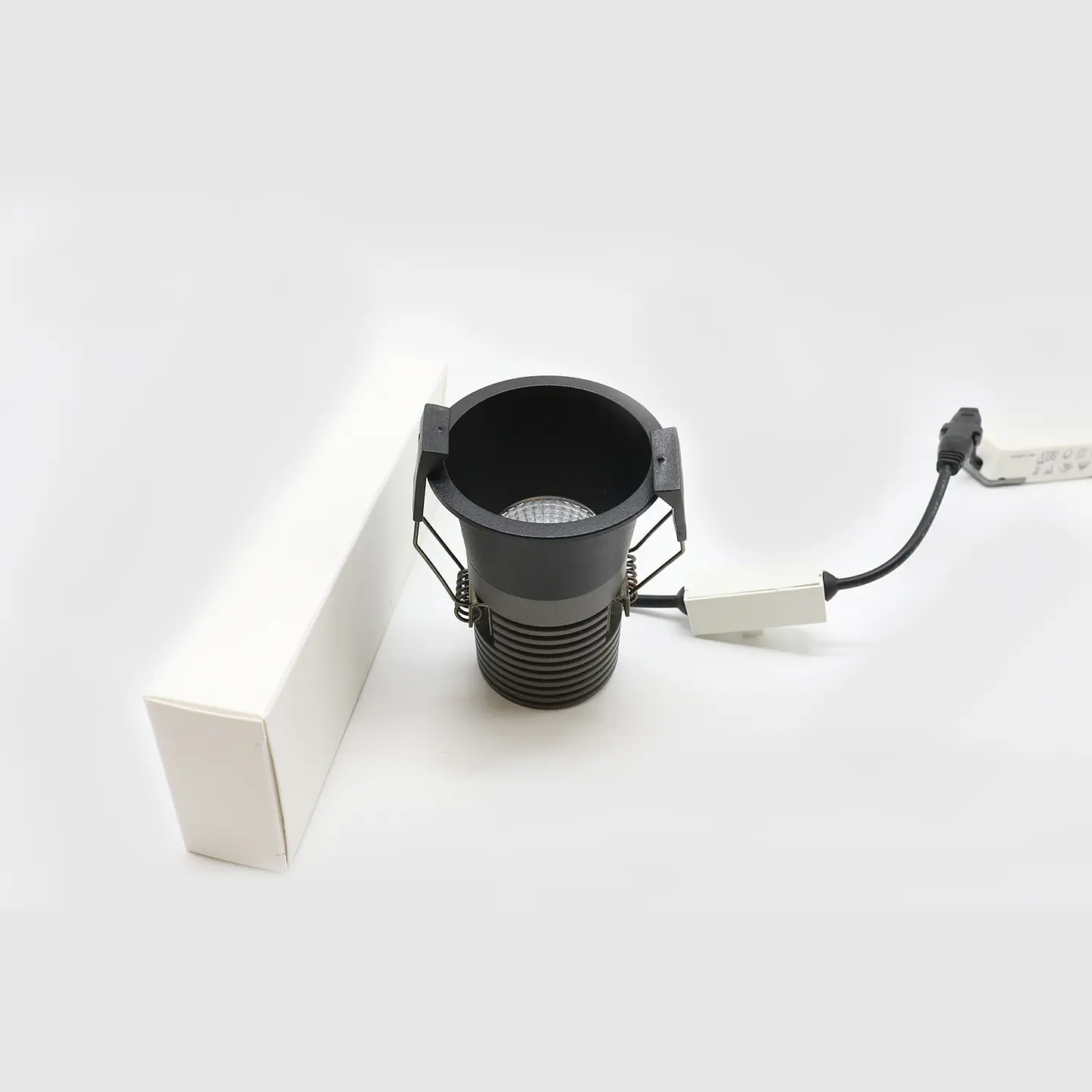 DOWNLIGHT LED COB PRETO 18W 3CCT 5
