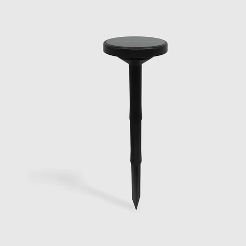 BALIZADOR LED SOLAR CCT COM ESPETO PARA JARDIM
