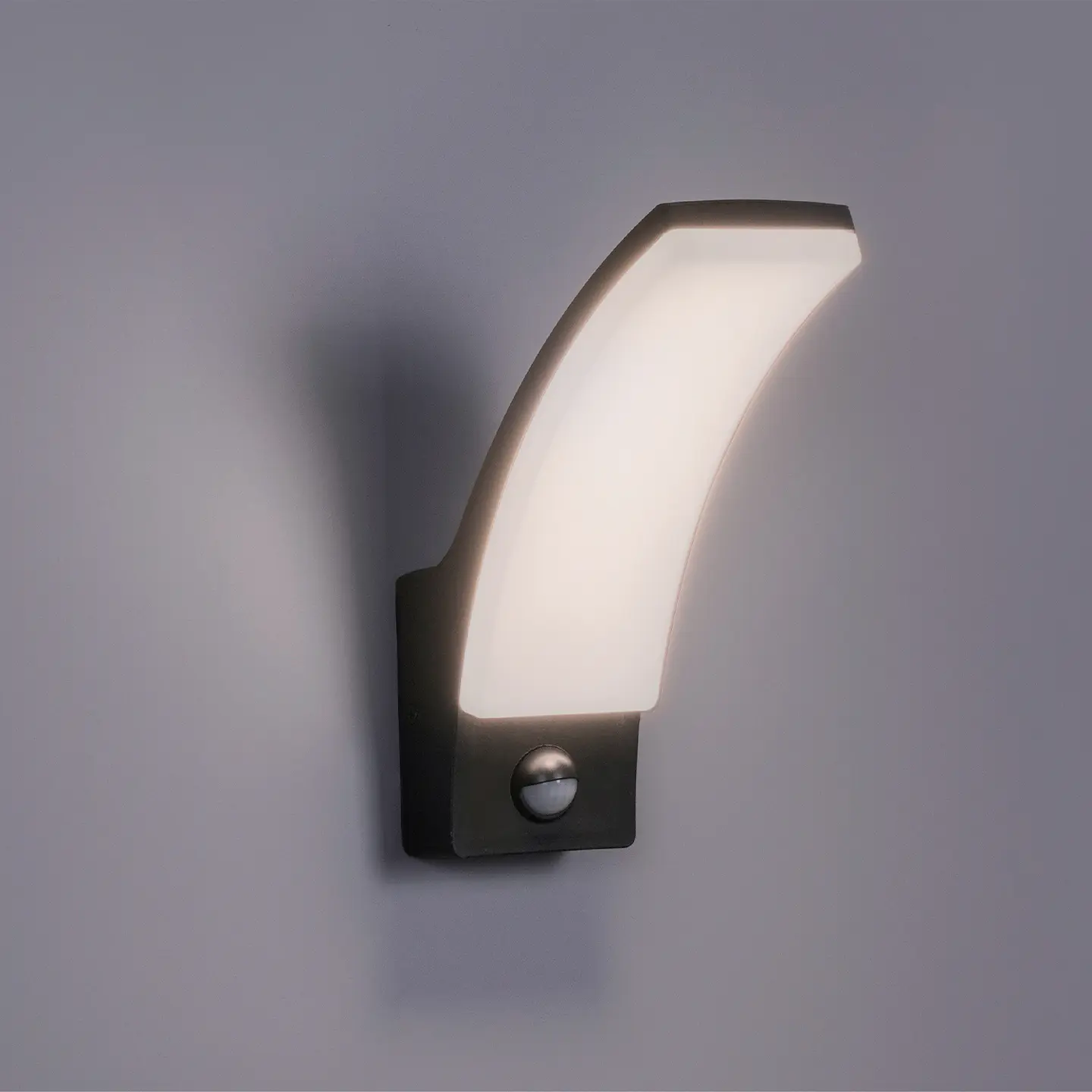 APLIQUE LED PAREDE PRETO C/SENSOR MOVIMENTO 12W 3CCT 2