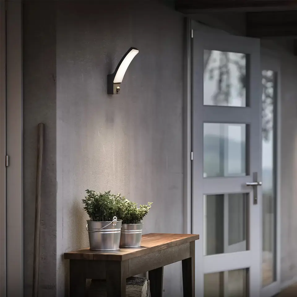 APLIQUE LED PAREDE PRETO C/SENSOR MOVIMENTO 12W 3CCT 3