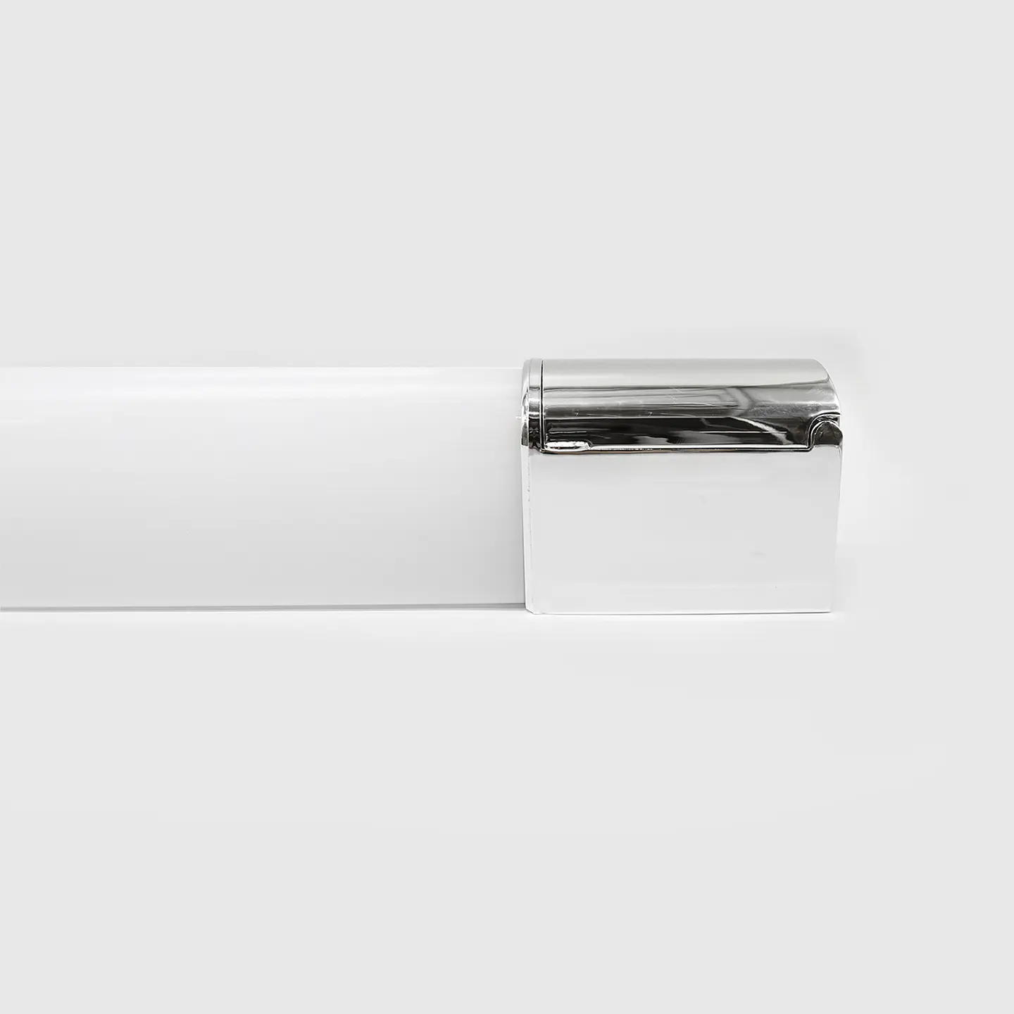 APLIQUE LED C/ TOMADA DE 2000W IP44 15W 6500K 3