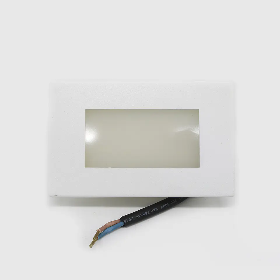 APLIQUE PAREDE DE EMBUTIR RETANGULAR BRANCO 3W 3CCT 2