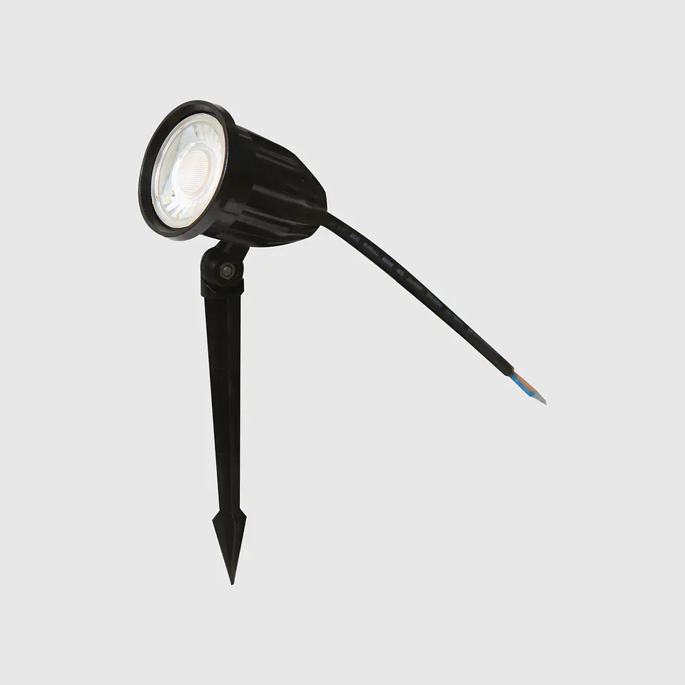 FOCO LED COM ESPETO IP65 8W 3000K 2