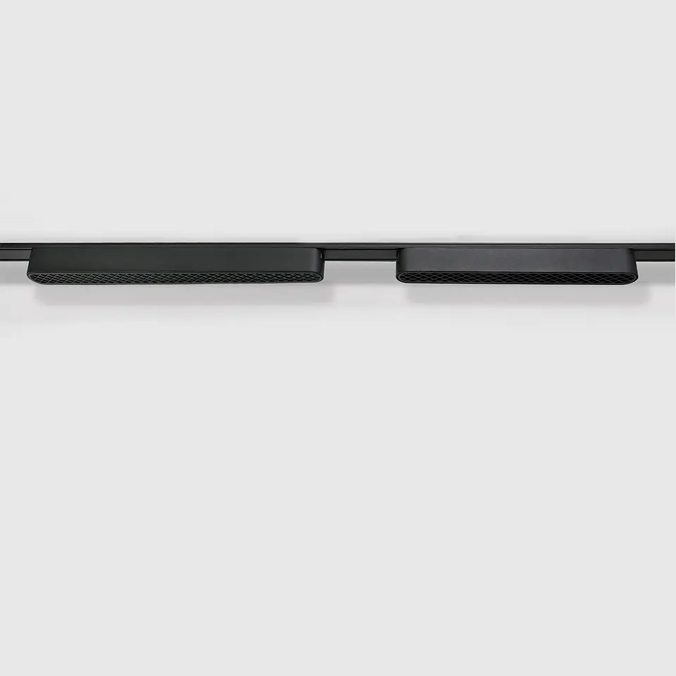 PROJETOR LINEAR PRETO CALHA MAGNÉTICA 16W 2700K DE 60° 40V 2