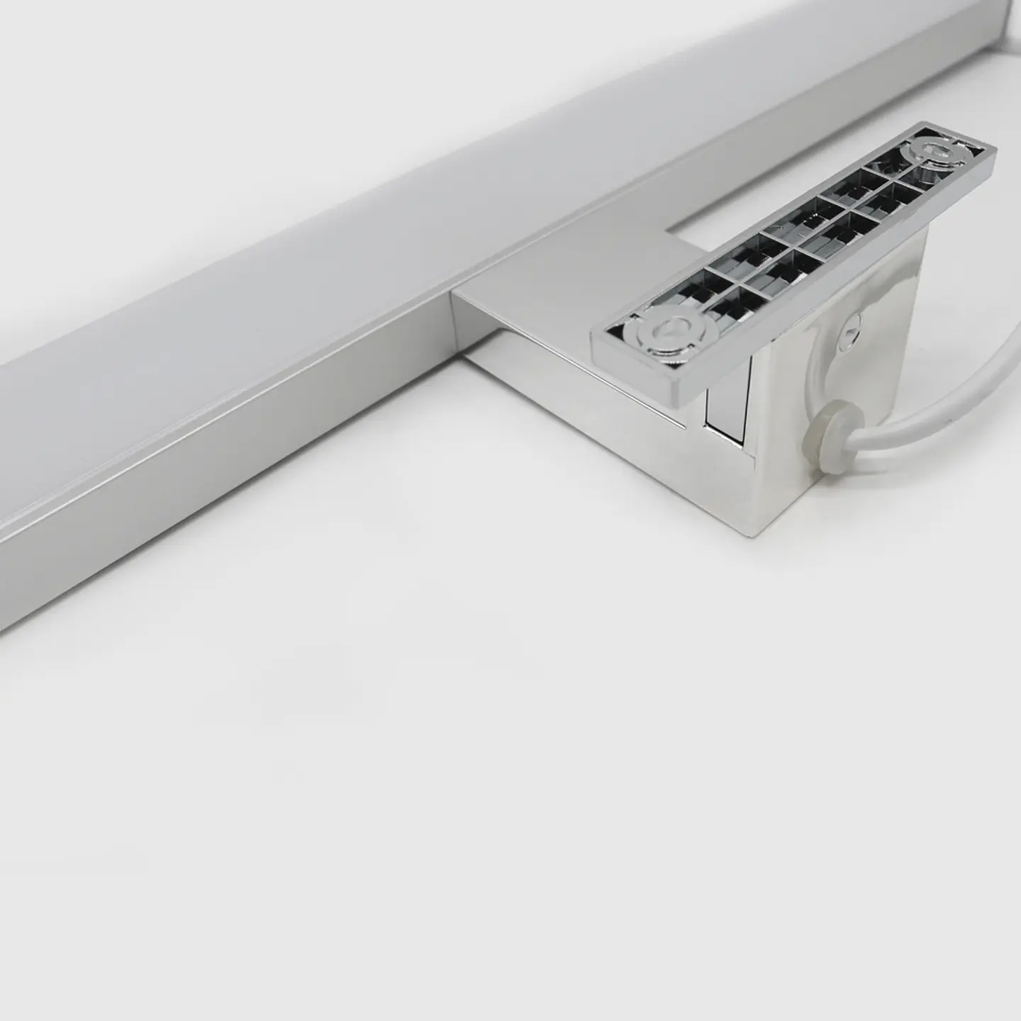 APLIQUE LED IP44 8W 6500K MIL11 CHROME 4