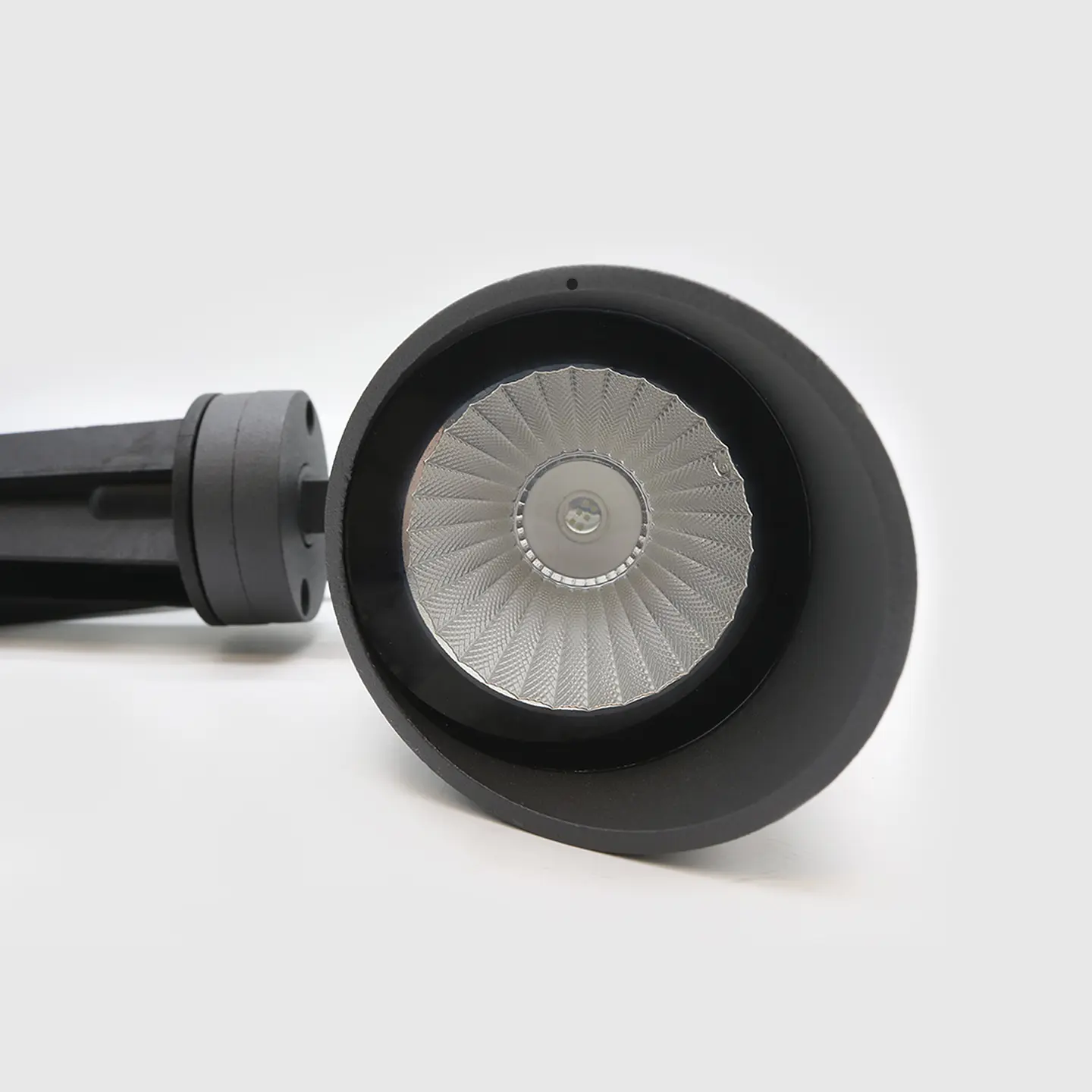 LED FOCO COM ESPETO IP65 12W 4000K 4