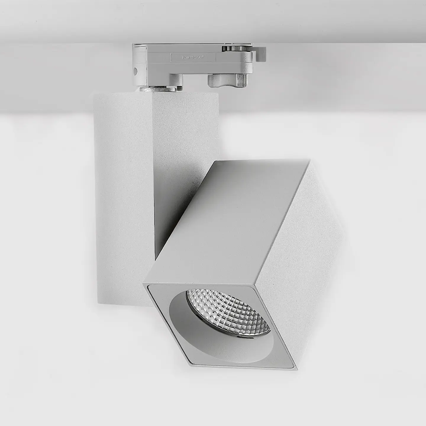 PROJETOR CALHA LED 3 CIRCUITOS 28W 4000K BRANCO LA 2
