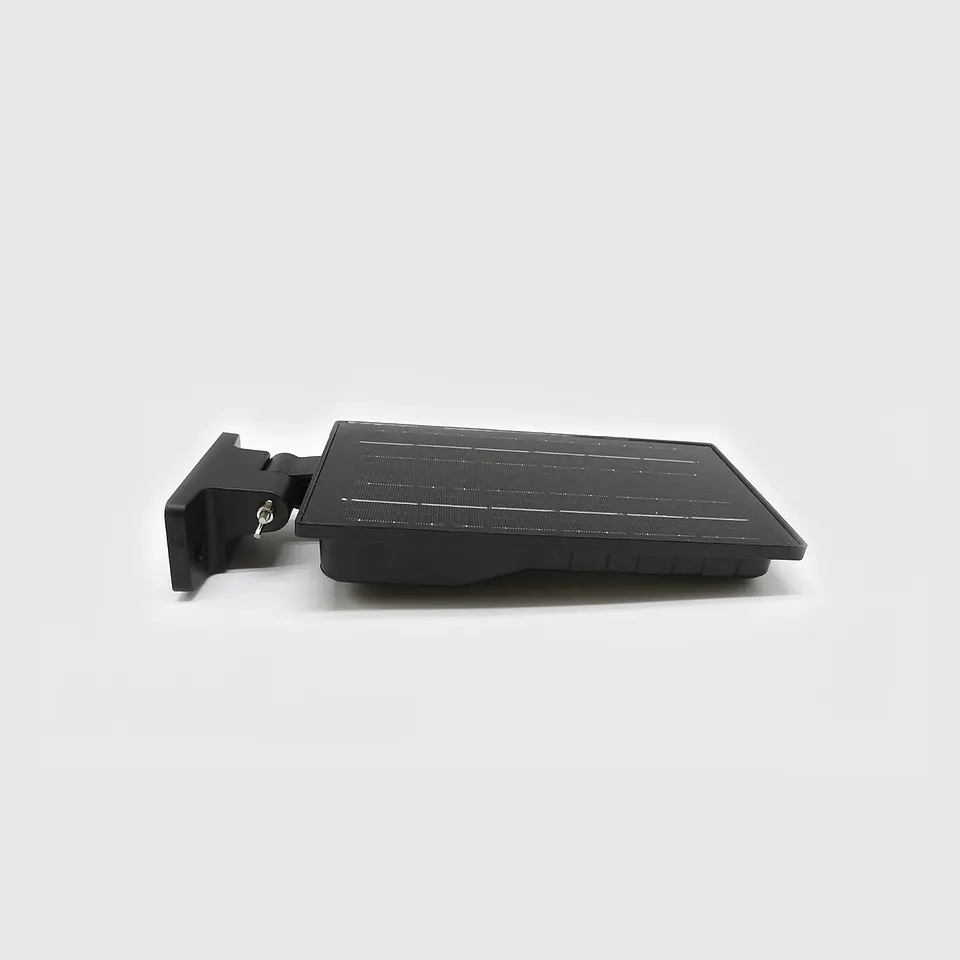 LUMINÁRIA LED SOLAR C/ SENSOR E COMANDO 15W 6500K 3