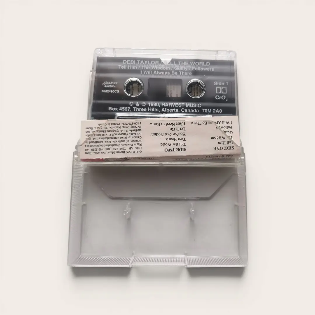 Cassette original “Tell The World” de Debi Taylor, edición Harvest Music de 1990 2