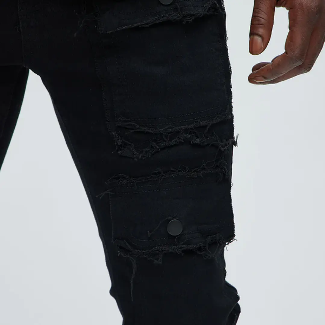 Jeans Ajustado Y Acampanado Let's Go Fray Cargo - Negro 6