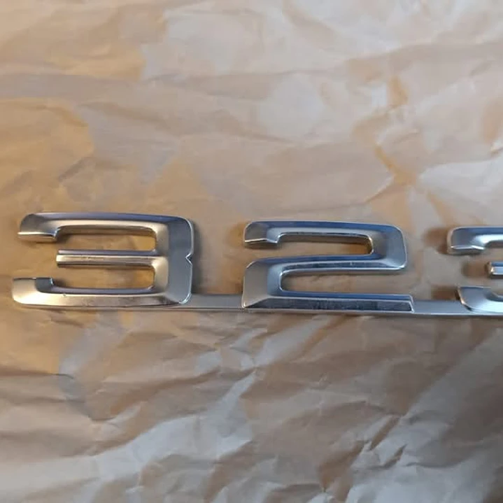 Emblema BMW 323i Original – E36 2