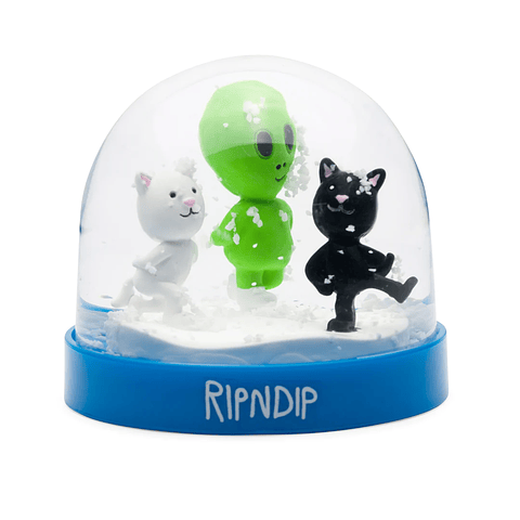 SKATING WITH FRIENDS SNOW GLOBE (MULTI)