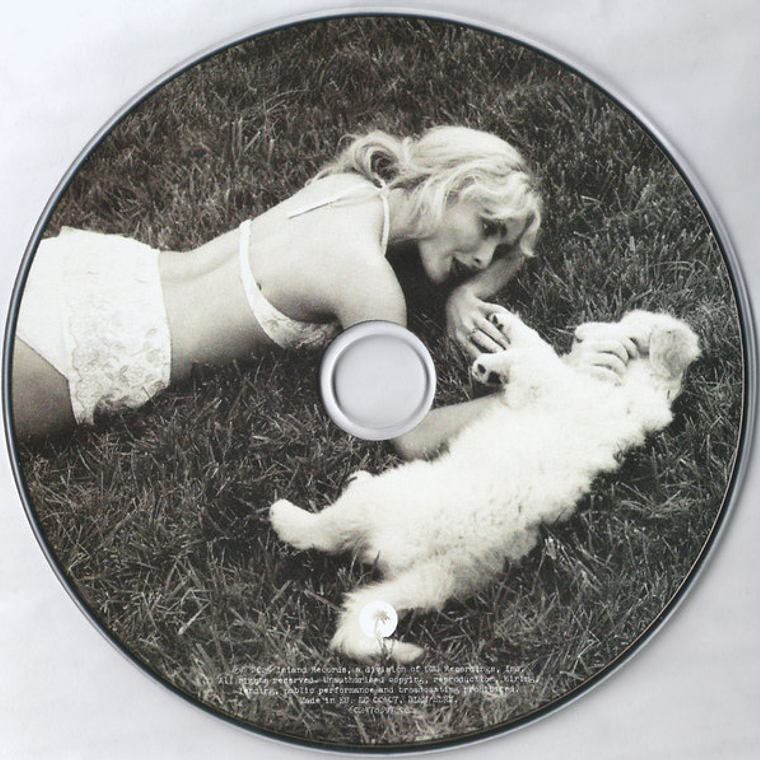 Sabrina Carpenter - Man's Best Friend 3