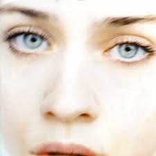 FIONA APPLE ---------------------------"TIDAL" -----------------------------CD