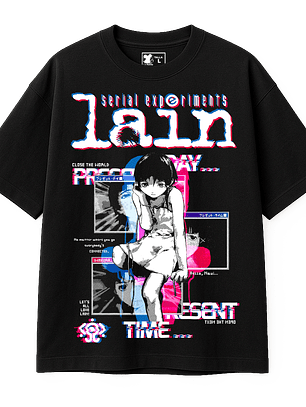 Lain Present Day Gigante (Polera Oversize)