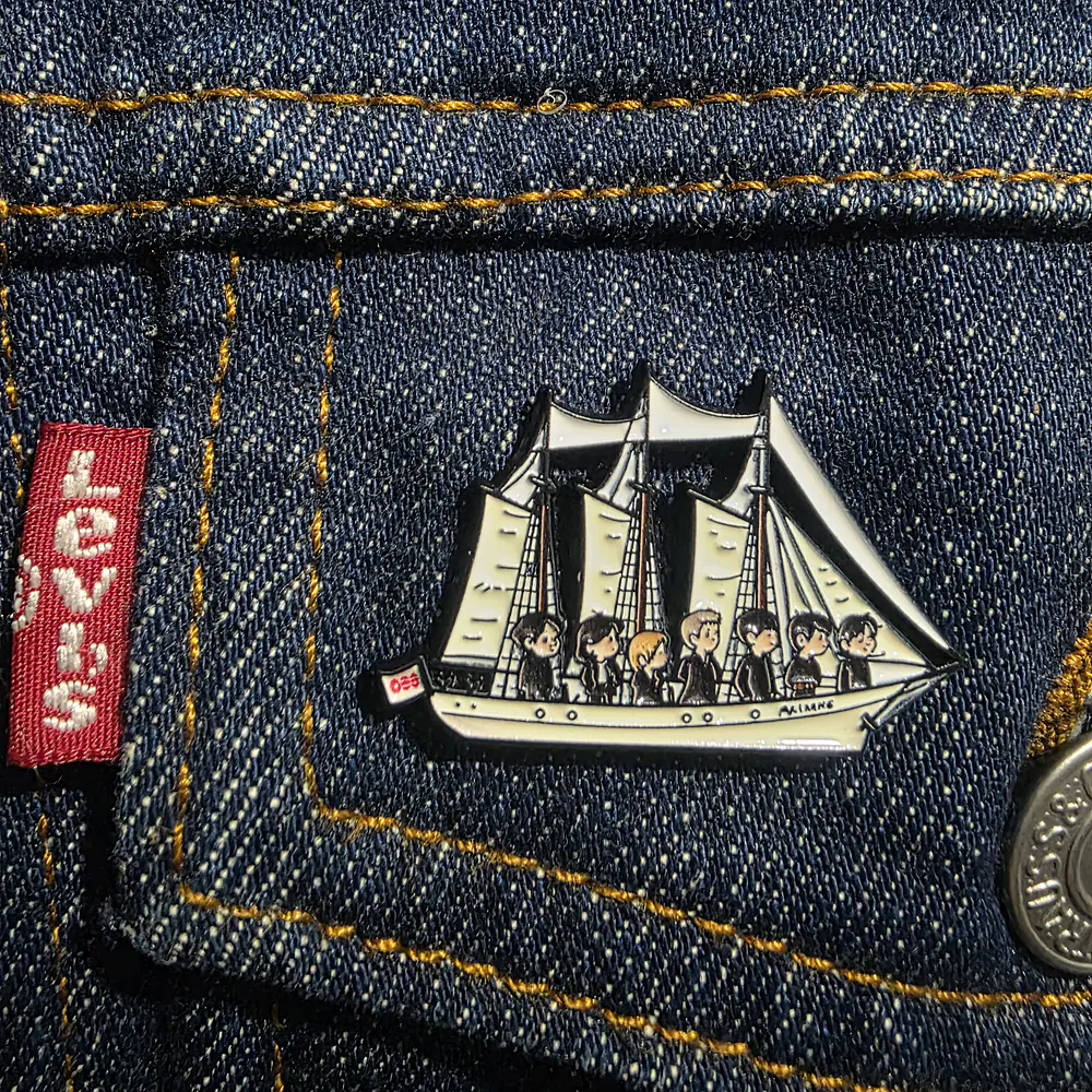 Pins - Arirang Swim (BTS)