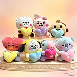 BTS- Llavero Peluche BT21 corazon (no oficial)