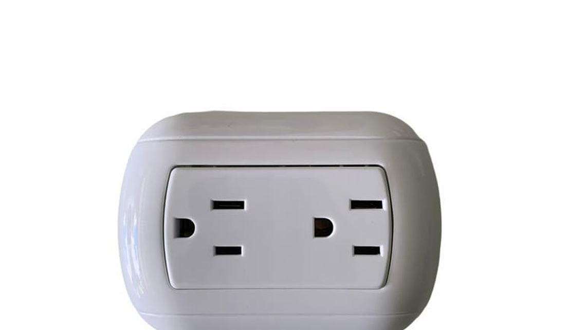 TOMA DOBLE SOBREPONER 1