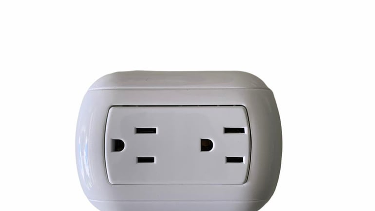 TOMA DOBLE SOBREPONER 1