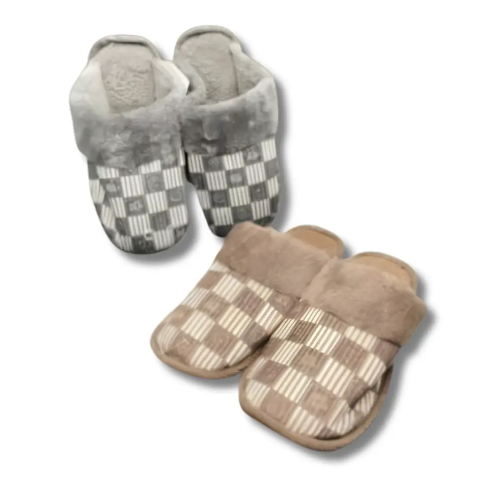 Pantuflas Diseños Cuadrados y Corazones