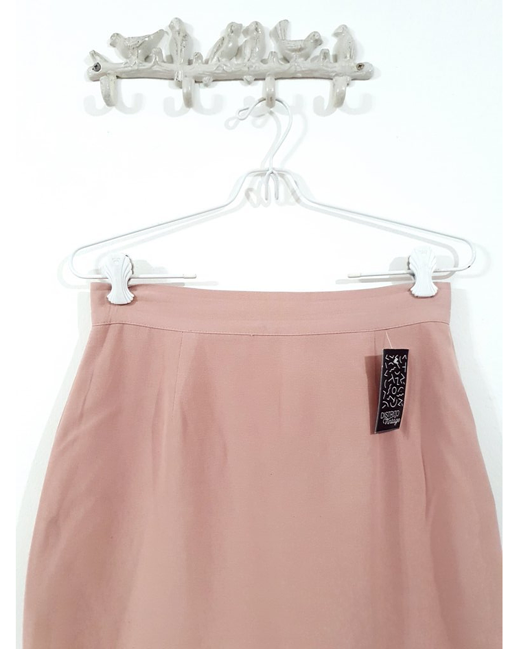 Falda de tela palo rosa LE CHATEAU talla 36