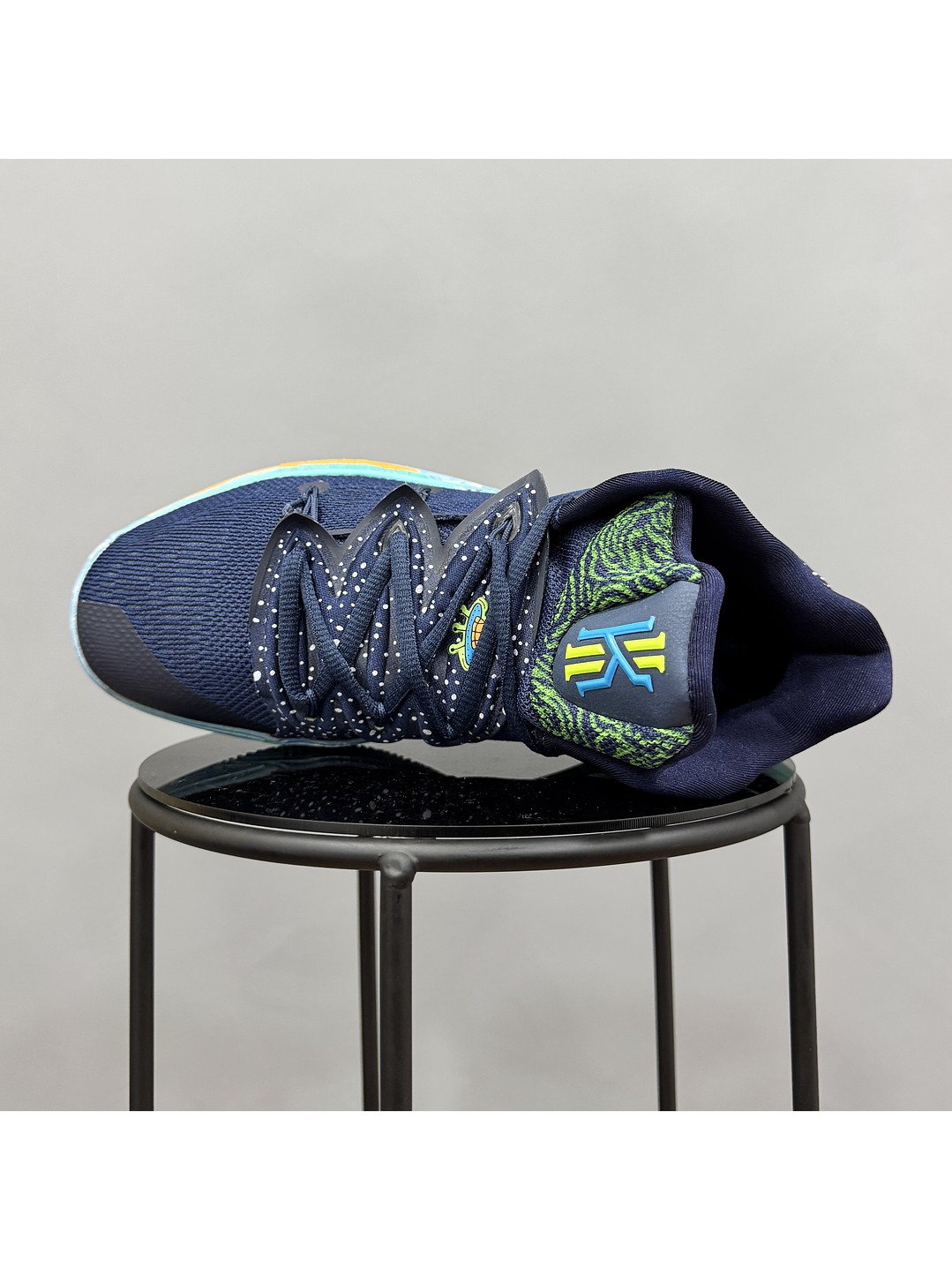 Nike Kyrie 5 Ufo 4