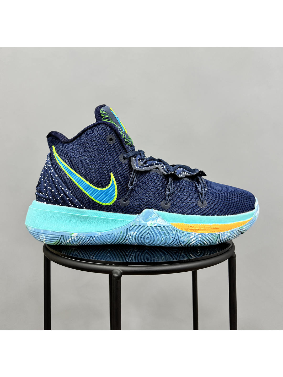 Nike Kyrie 5 Ufo 1