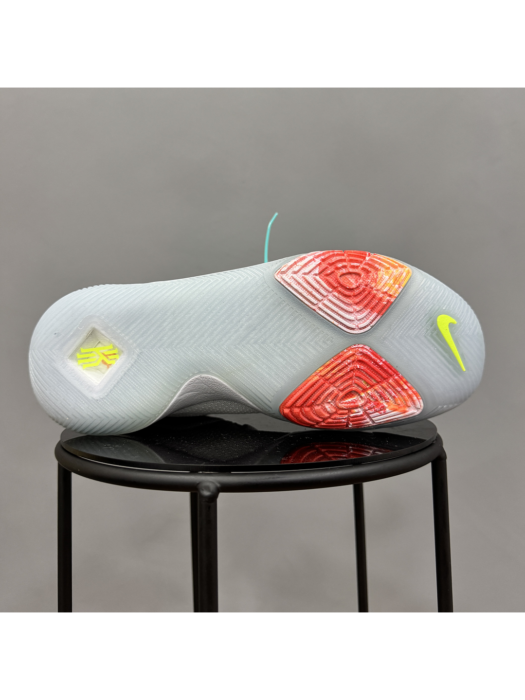 Nike Kyrie 3 White Tornasol 3