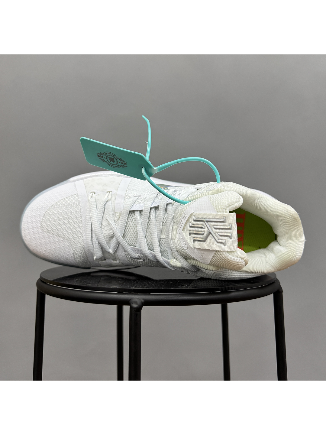 Nike Kyrie 3 White Tornasol 4