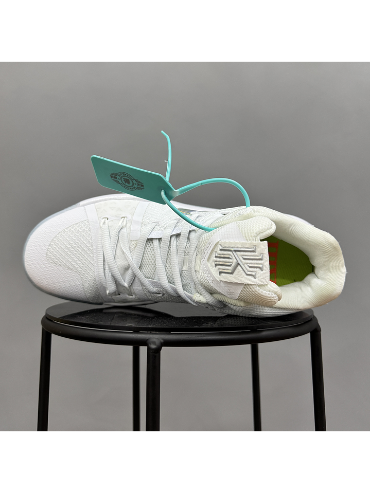 Nike Kyrie 3 White Tornasol 4