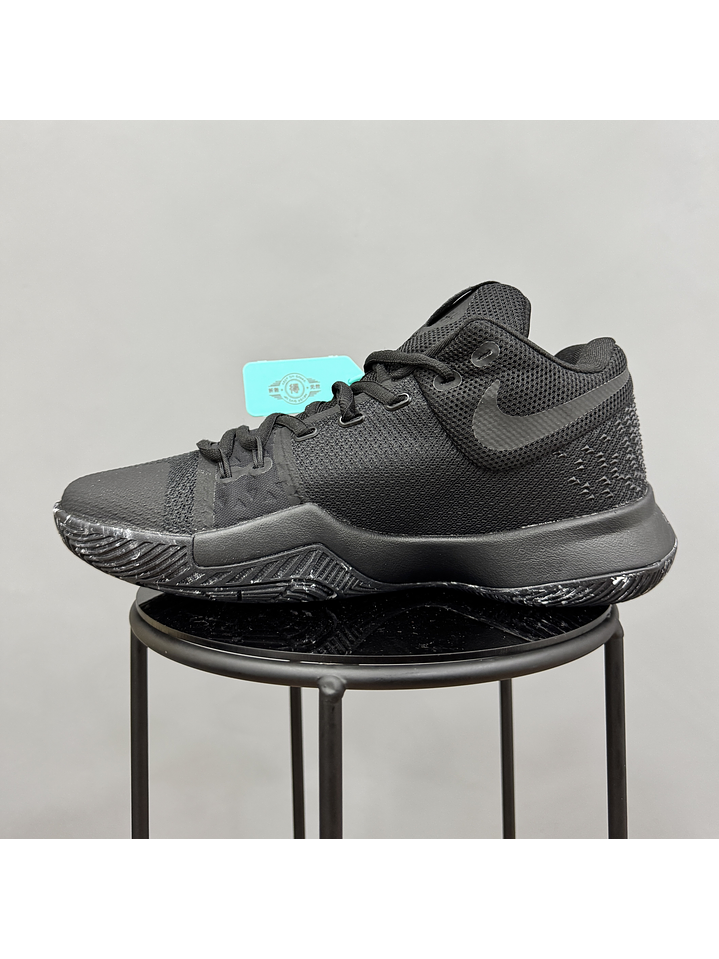 Nike Kyrie 3 Negra 2